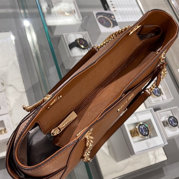 Michael Kors Jet Set Travel Large Chained Tote Shoulder Bag MK Luggage 
NWT - Picture 5 of 16